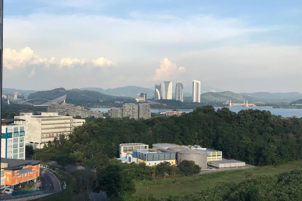 Cybersquare Lakeview With Netflix And Disney Hotstar 사이버자야 외부 사진