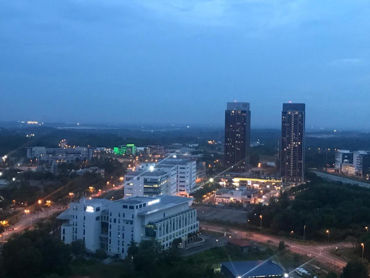 Cybersquare Lakeview With Netflix And Disney Hotstar 사이버자야 외부 사진