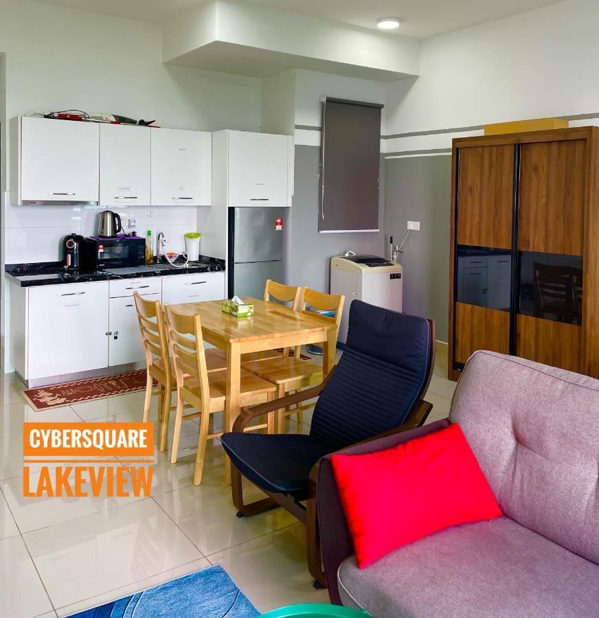 Cybersquare Lakeview With Netflix And Disney Hotstar 사이버자야 외부 사진