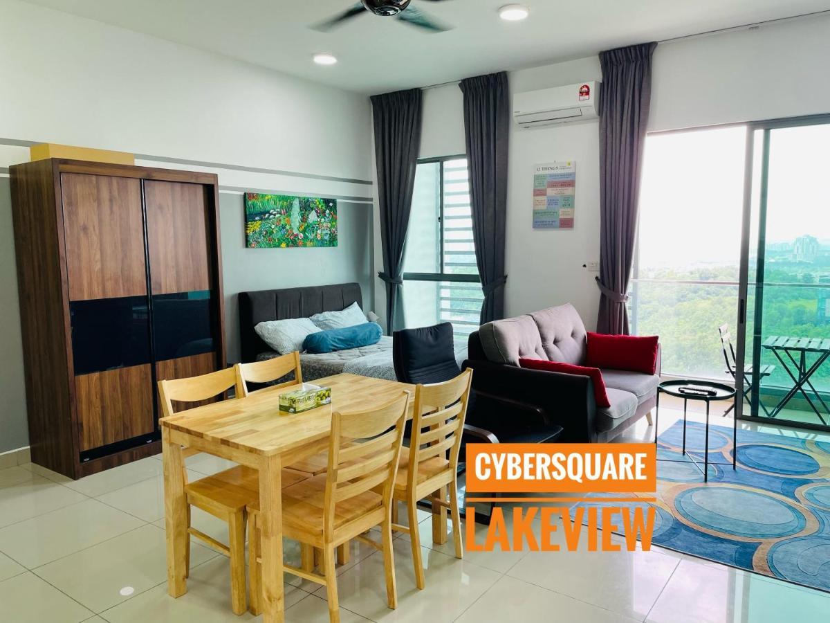Cybersquare Lakeview With Netflix And Disney Hotstar 사이버자야 외부 사진